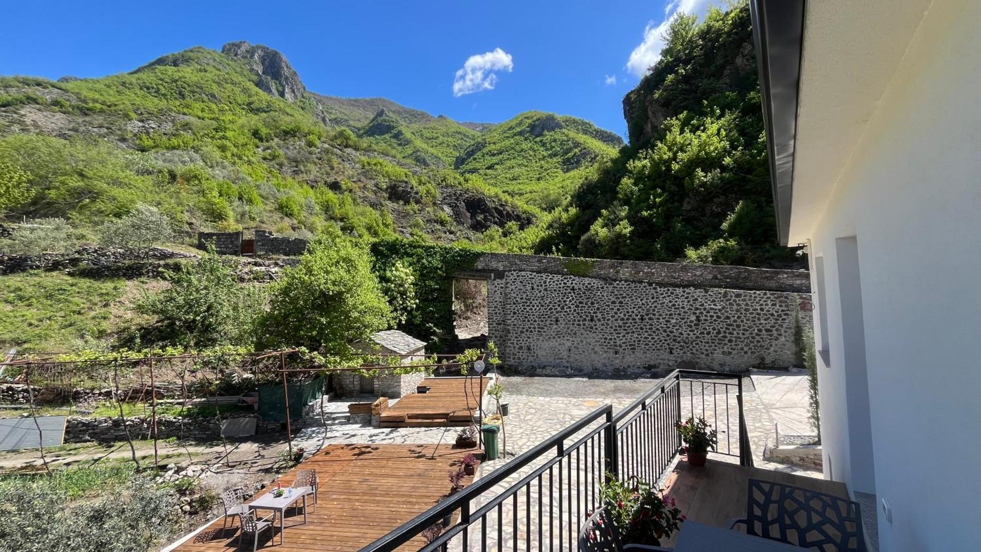 Hotel Davids Koman Kültér fotó